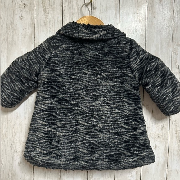 Calvin Klein Jeans Baby Girl Black&Grey Zebra Faux Winter Dress Coat Size 12m - Picture 2 of 5